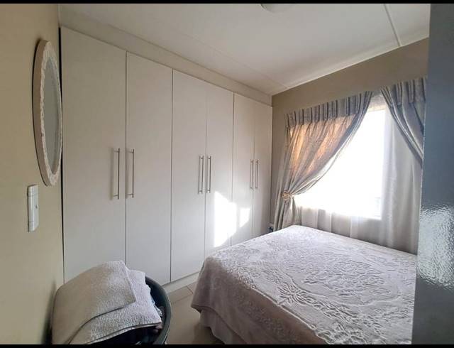 2 BEDROOM PROPERTY TO RENT IN FLEURHOF